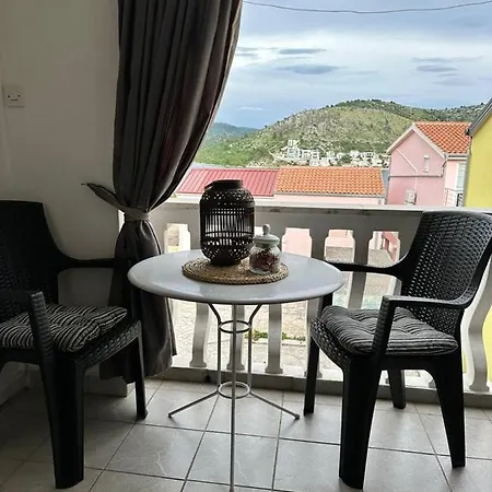 Denisse Apartment