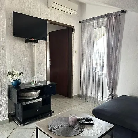 Denisse Apartment *