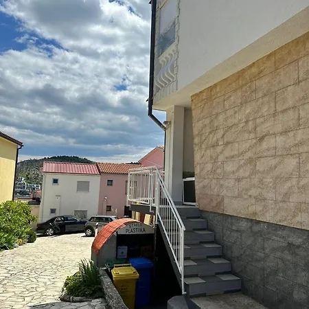 アパート Denisse *