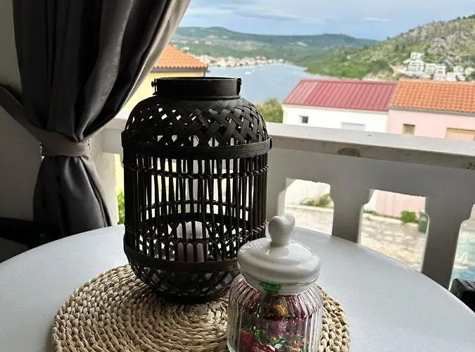 アパート Denisse